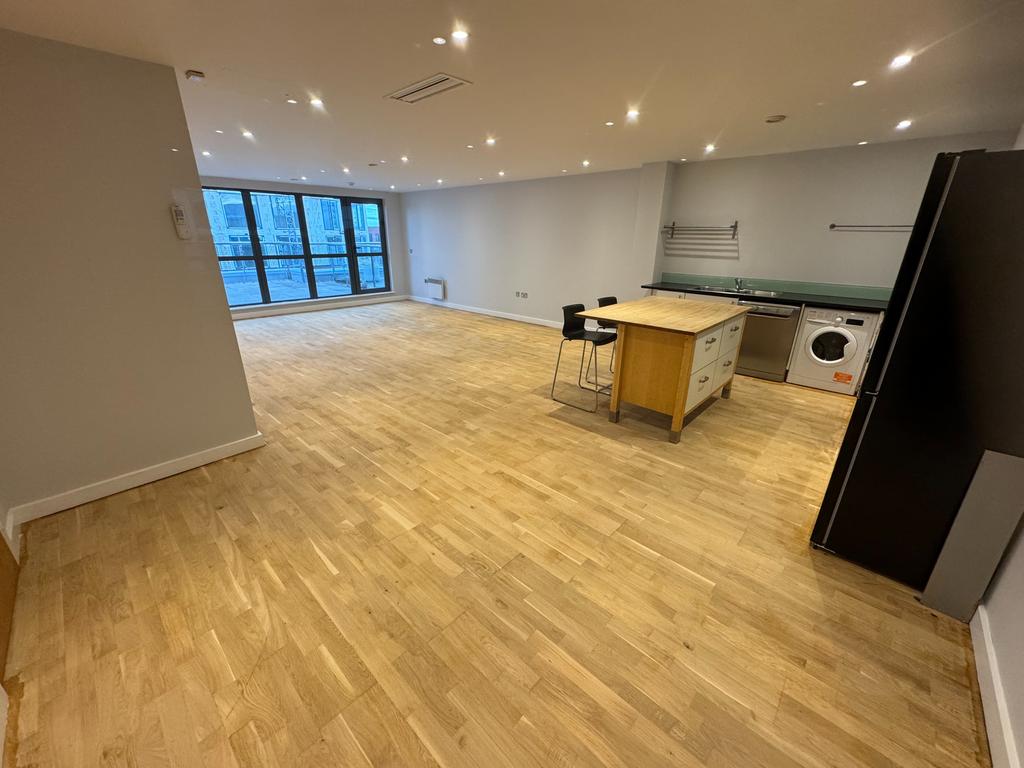 Apartment in Liverpool - More