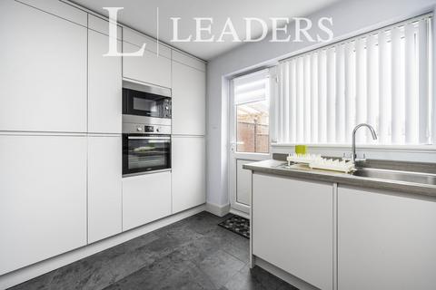 2 bedroom house to rent, Leafield, Luton, Bedfordshire, LU3
