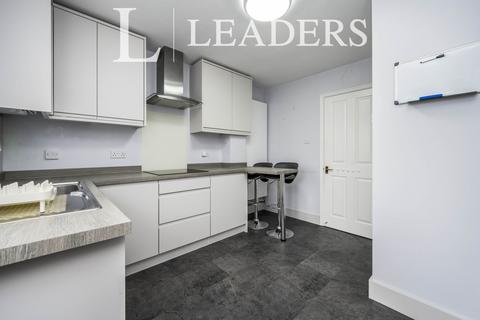 2 bedroom house to rent, Leafield, Luton, Bedfordshire, LU3