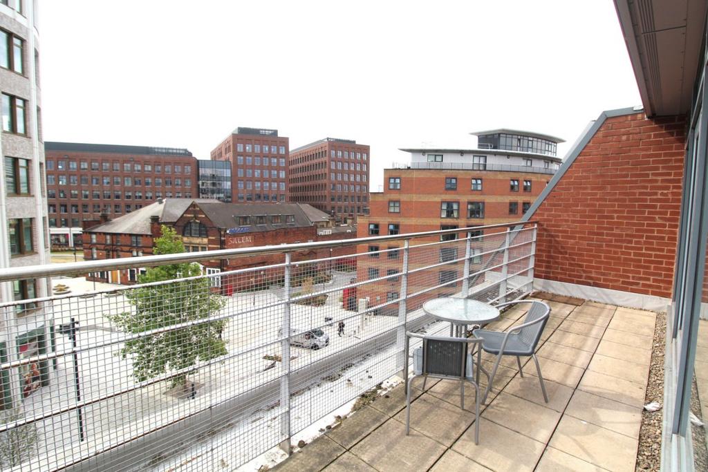 Apartment in LEEDS - View 2