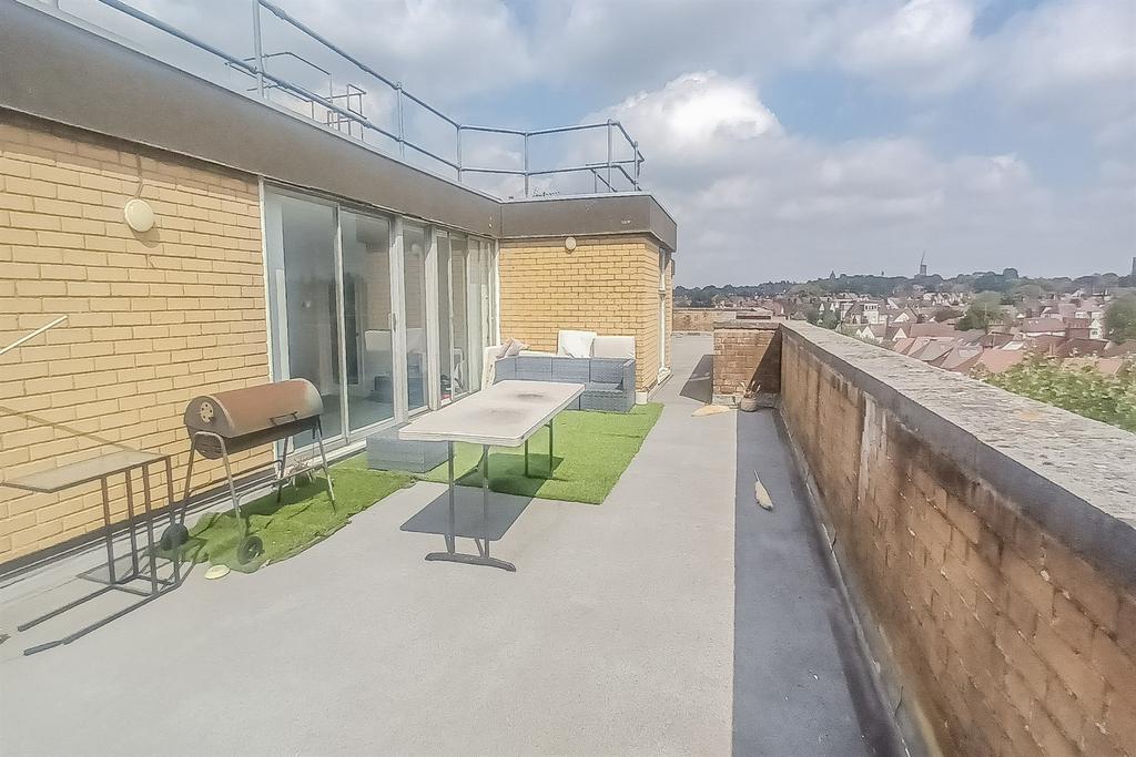 Apartment in Golders Green - View 3
