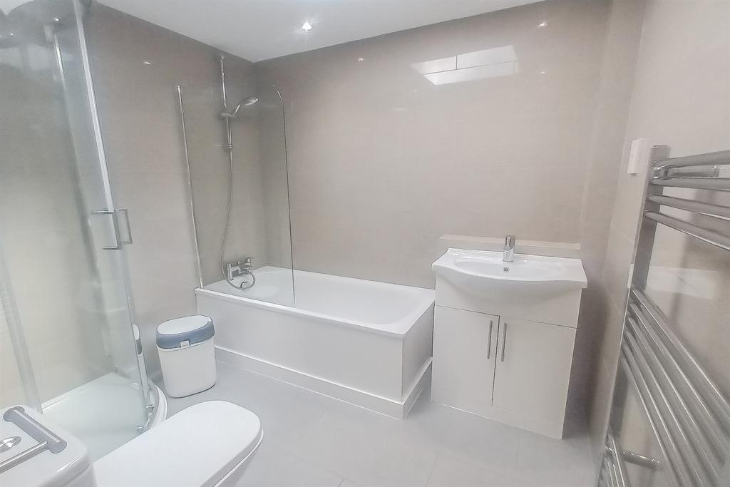 Apartment in Golders Green - View 5