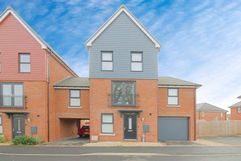 3 bedroom end of terrace house for sale, Nairn Way, Lubbesthorpe, Leicester