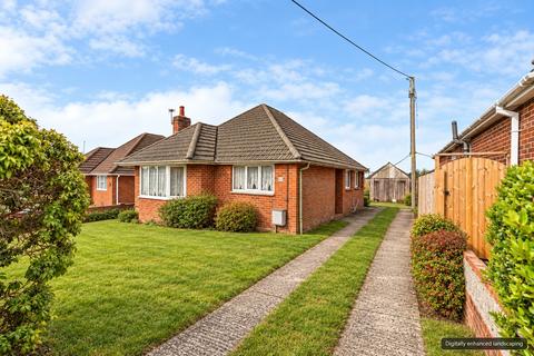 3 bedroom detached bungalow for sale, Testlands Avenue, Nursling, Southampton