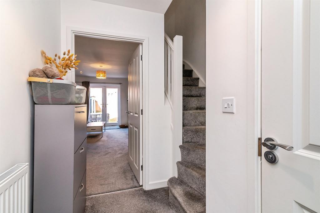 House in Gedling, Nottinghamshire - View 2