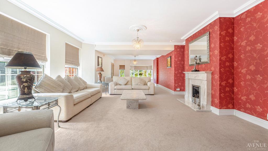 House in Gedling, Nottinghamshire - View 3