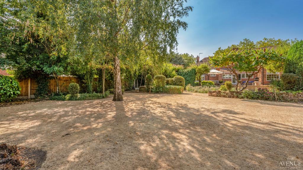 House in Gedling, Nottinghamshire - View 4