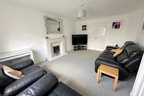 4 bedroom detached house to rent, Batchelor Close, Stourbridge