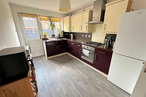 4 bedroom detached house to rent, Batchelor Close, Stourbridge