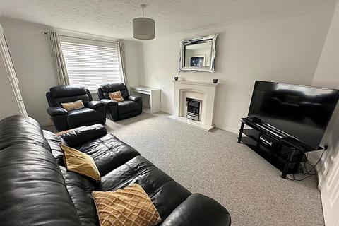 4 bedroom detached house to rent, Batchelor Close, Stourbridge