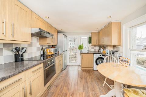 1 bedroom flat for sale, Garratt Lane, London SW17