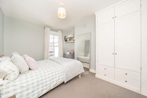 1 bedroom flat for sale, Garratt Lane, London SW17