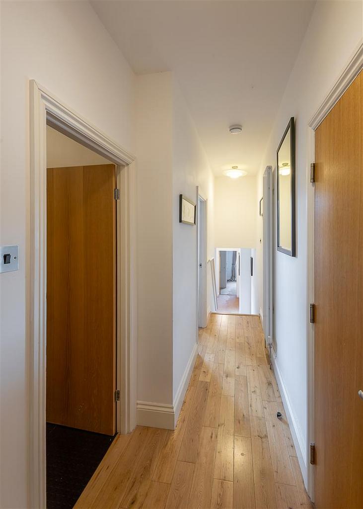 Apartment in Newcastle upon Tyne, Tyne and Wear - View 4