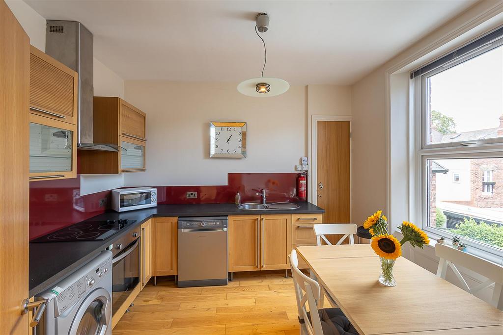 Apartment in Newcastle upon Tyne, Tyne and Wear - View 5