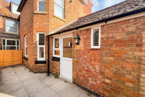 1 bedroom flat to rent, Burford Road, Evesham, WR11