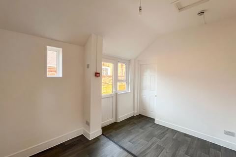 1 bedroom flat to rent, Burford Road, Evesham, WR11
