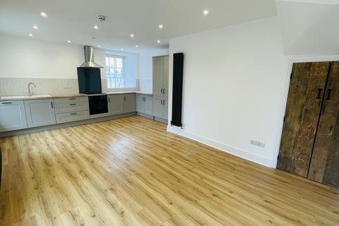 3 bedroom apartment to rent, High Street, Haverfordwest, SA62