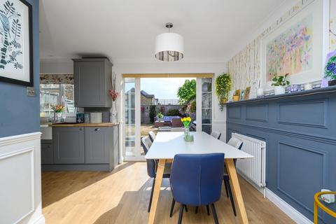 undefined, Dunsmore Road, Walton-on-Thames, KT12
