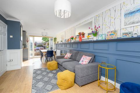 undefined, Dunsmore Road, Walton-on-Thames, KT12