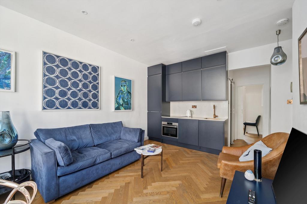 Apartment in London - View 2
