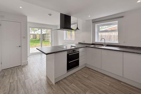3 bedroom semi-detached house to rent, Amersham Road, High Wycombe, Buckinghamshire, HP13