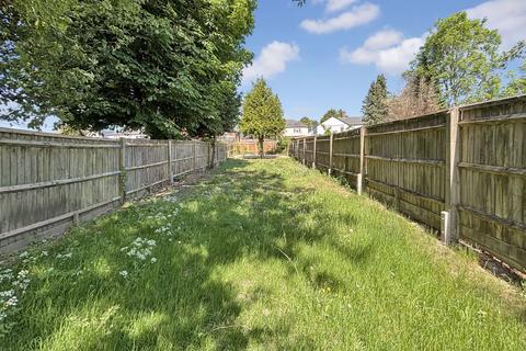 3 bedroom semi-detached house to rent, Amersham Road, High Wycombe, Buckinghamshire, HP13