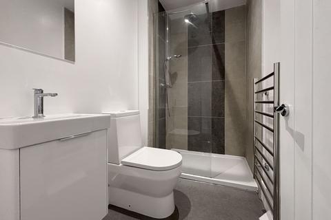 3 bedroom semi-detached house to rent, Amersham Road, High Wycombe, Buckinghamshire, HP13