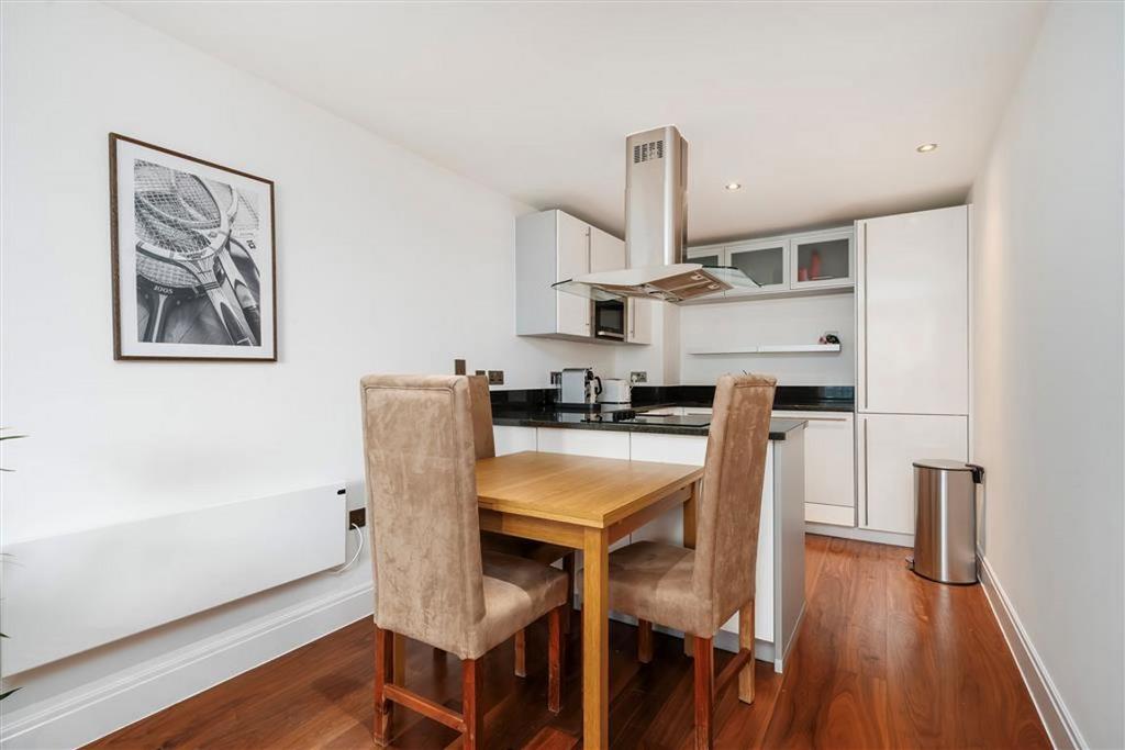 Apartment in London - View 4