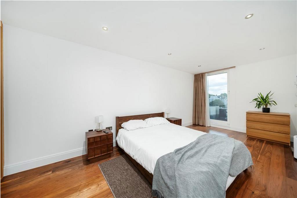 Apartment in London - More