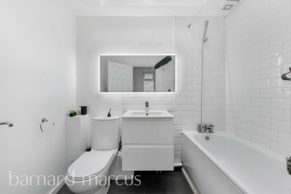 Apartment in London - View 3