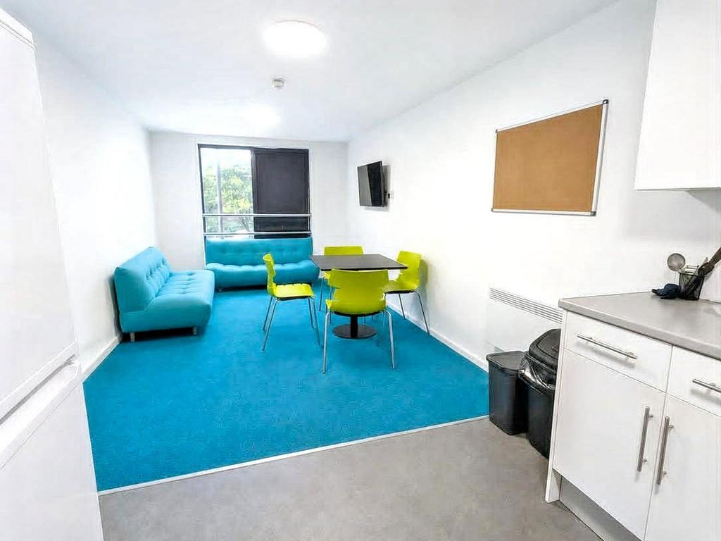 Apartment in Sheffield - View 4
