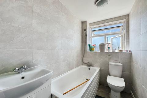 Studio for sale, Whitchurch Lane, Edgware, HA8