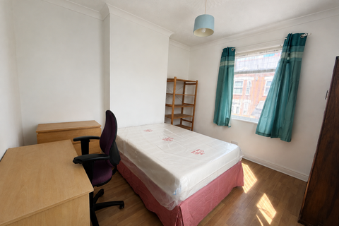 4 bedroom house to rent, Humber Avenue, Coventry, CV1