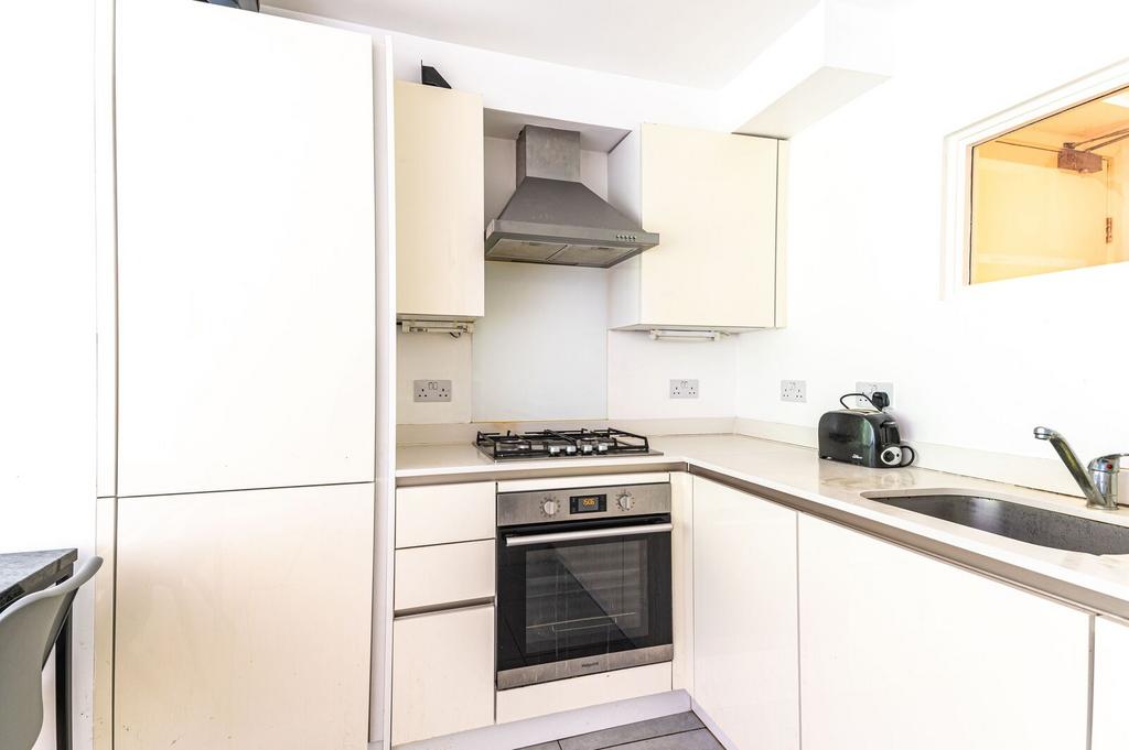 Apartment in London - View 4