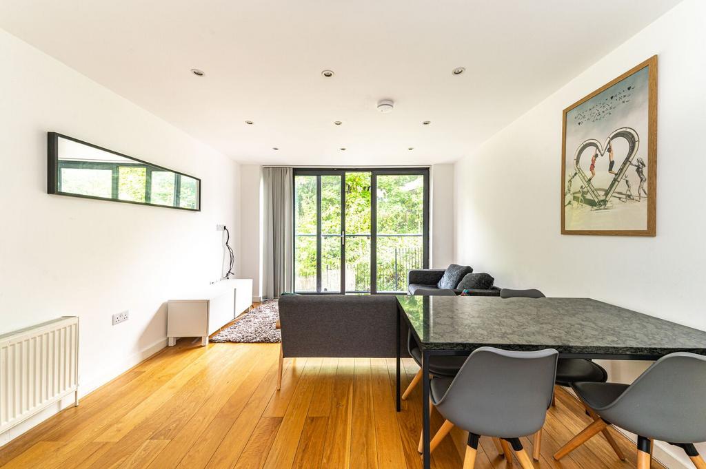 Apartment in London - View 5