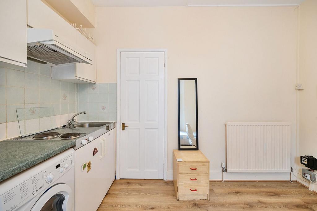 Apartment in London - View 3