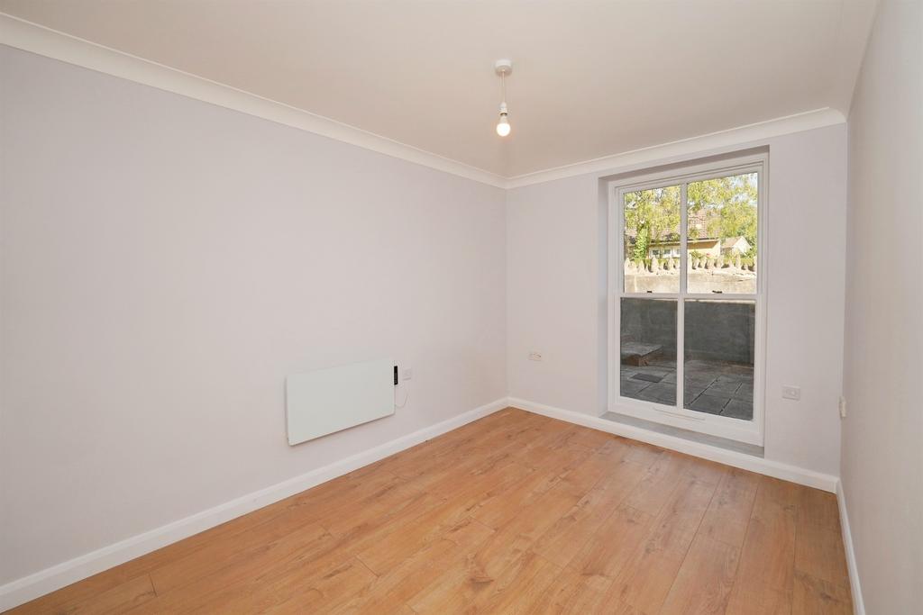 Apartment in Warminster - View 4
