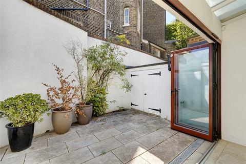 4 bedroom mews to rent, Cadogan Lane, London, SW1X