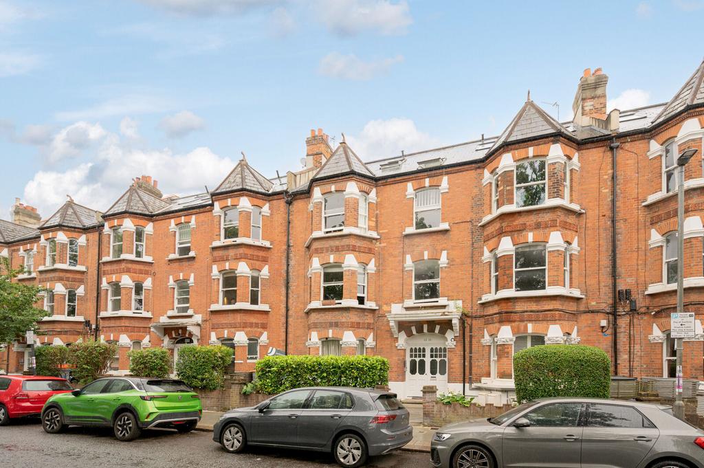 Apartment in London - More