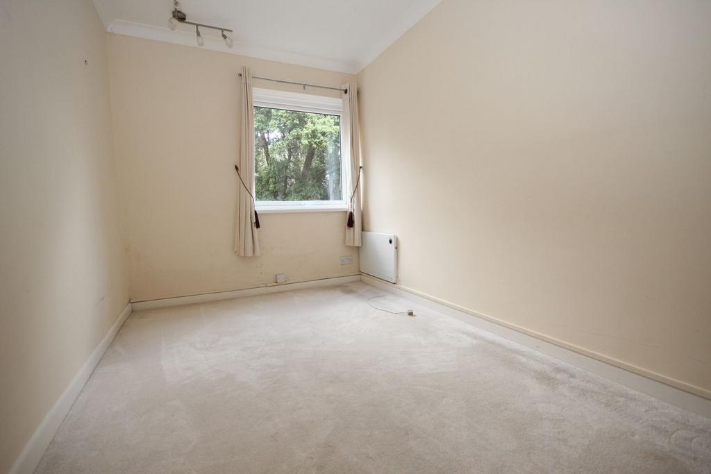 Apartment in WEST CLIFF - More