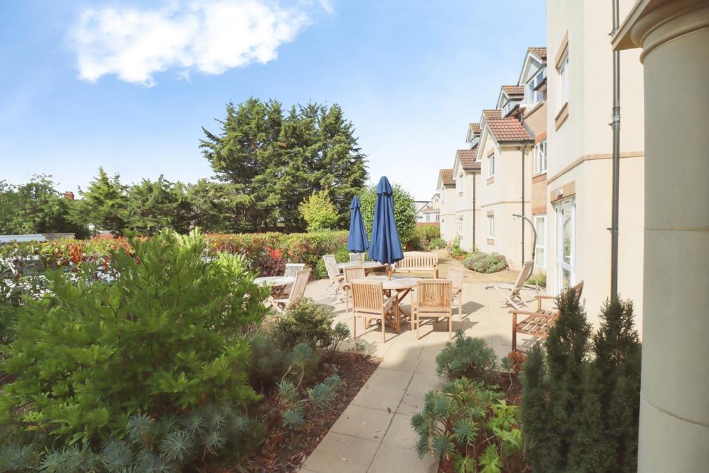 Apartment in Bristol - View 2