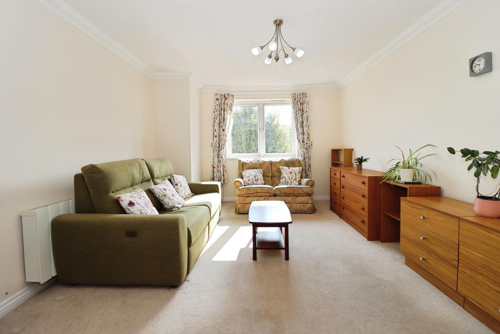 Apartment in Bristol - View 3