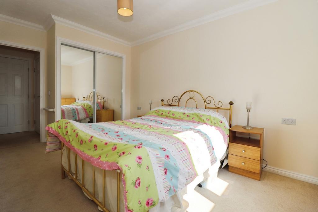 Apartment in Bristol - View 5