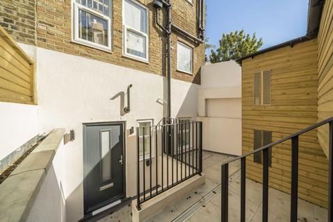 1 bedroom flat for sale, Boscombe Road, London W12
