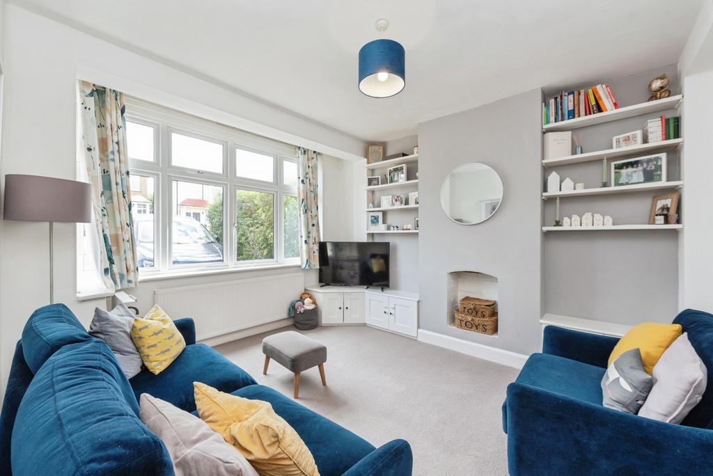 House in Surrey - View 4