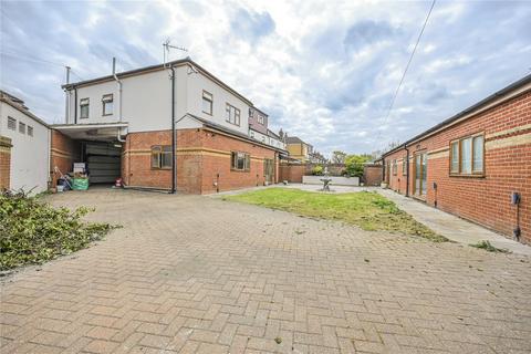 5 bedroom end of terrace house for sale, Douglas Road, Ilford, Essex, IG3