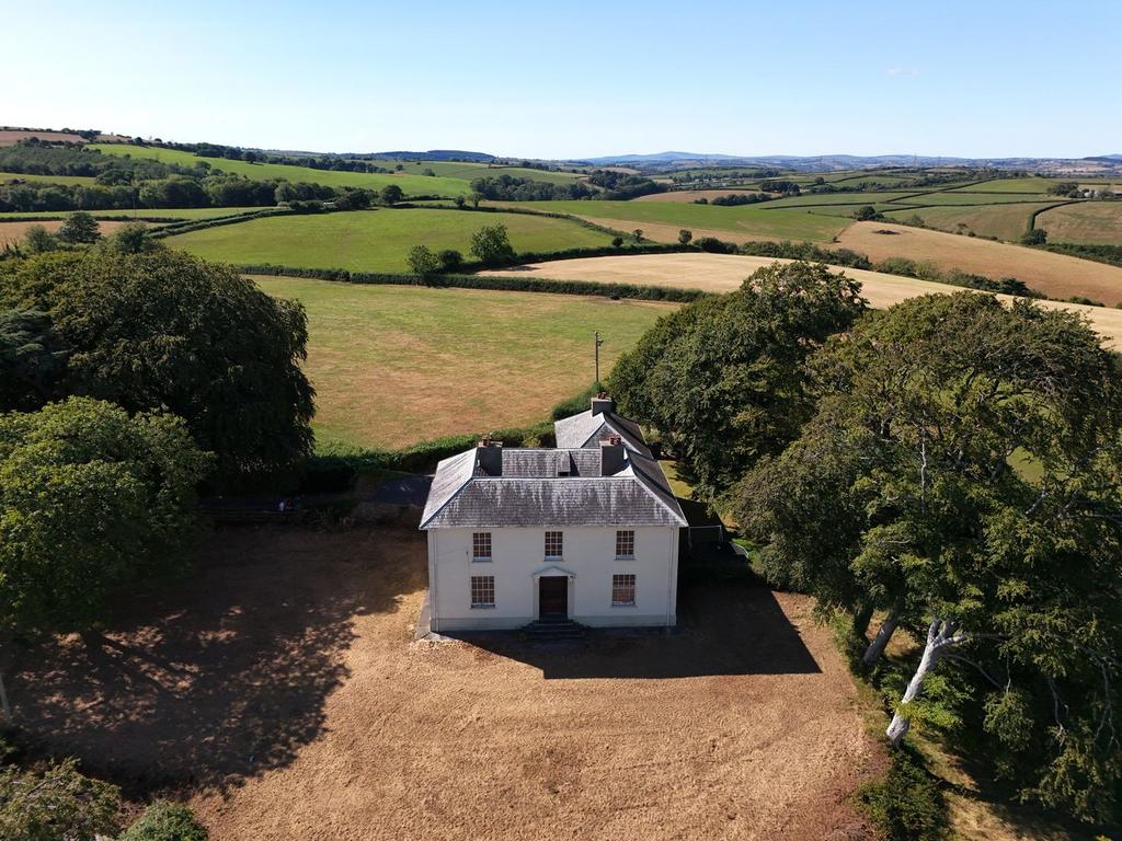 House in Carmarthen - View 2