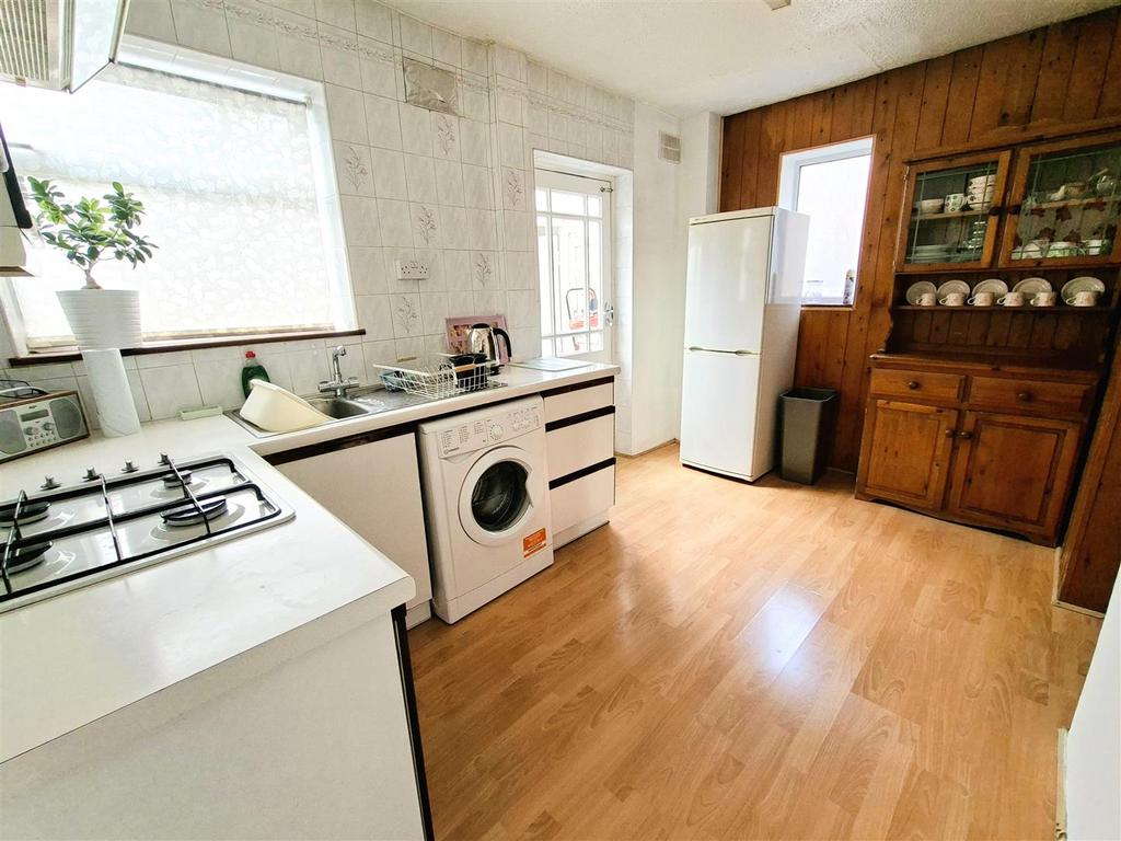 House in Birmingham, Lyndon Green - More