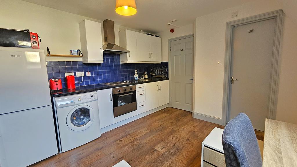 Apartment in Cricklewood - View 2
