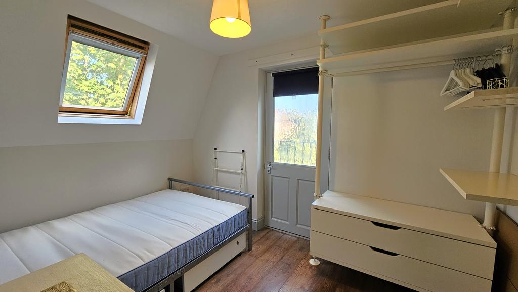 Apartment in Cricklewood - View 5